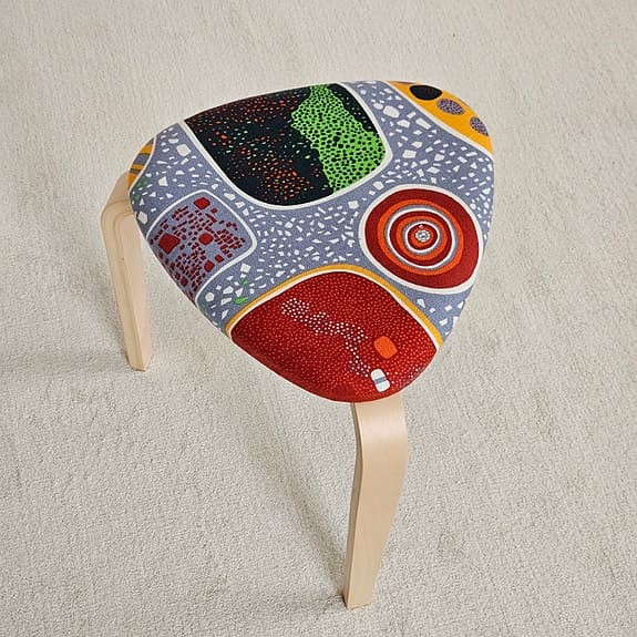 2 st IKEA pallar klädd i Josef Frank tyget Terrazzo