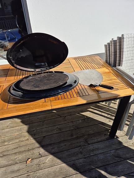 Weber pizzaugn 57cm med pizzaspade svart
