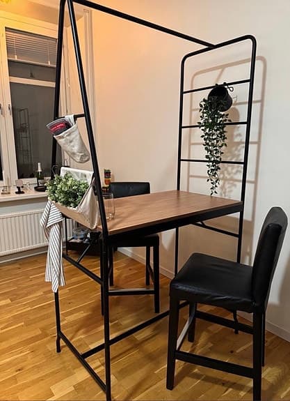 Barbord + 2 stolar – modern stil, mycket bra skick