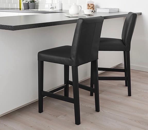 Barbord + 2 stolar – modern stil, mycket bra skick