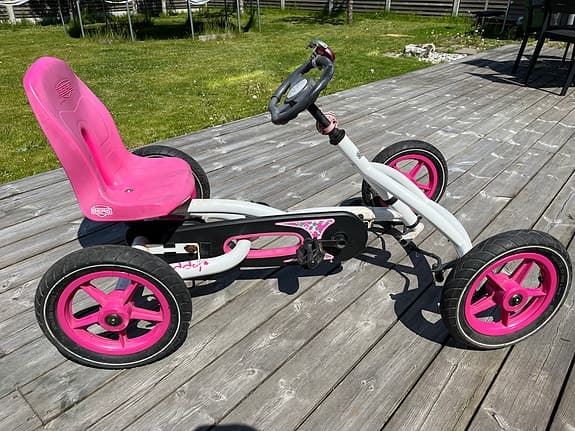 🚗 BERG Buddy trampbil/gokart Lua trampbil / gokart – rosa & vit Toppskick!