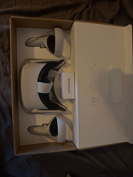 Meta Quest 2 VR‑headset med handkontroller vit 128 GB