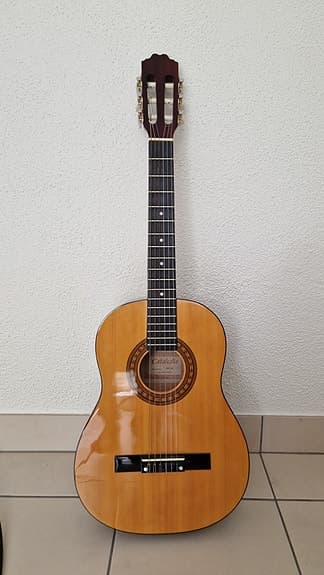 Gitarr för barn, mkt fin