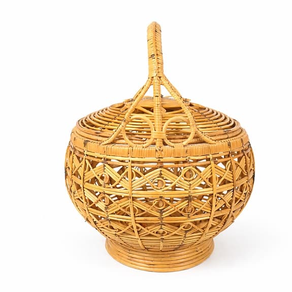 Stor vacker rottingkorg med lock – Välgjord - Mycket fint skick