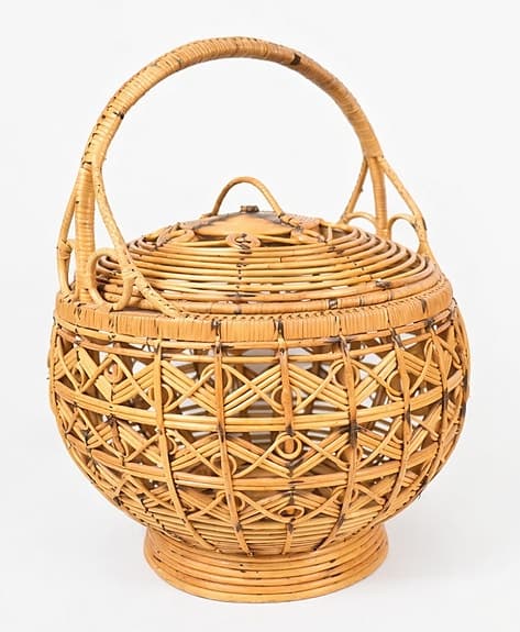 Stor vacker rottingkorg med lock – Välgjord - Mycket fint skick