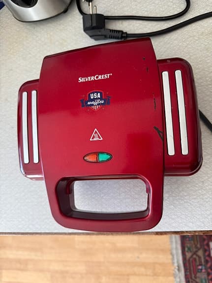 Waffle maker