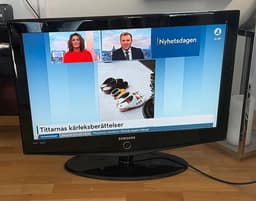 Tv 32 Tum med fot