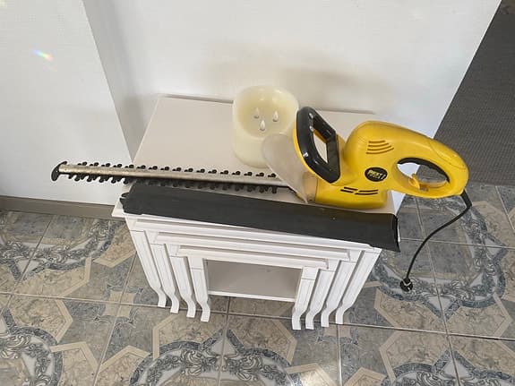 Best Tools elektrisk häcksax gul