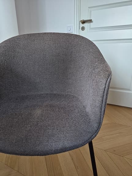 Gubi - Bat Dining Chair (Light Bouclé) fully upholstered