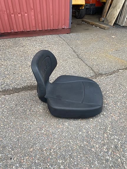 Stiga sits till åkgräsklippare svart plast
