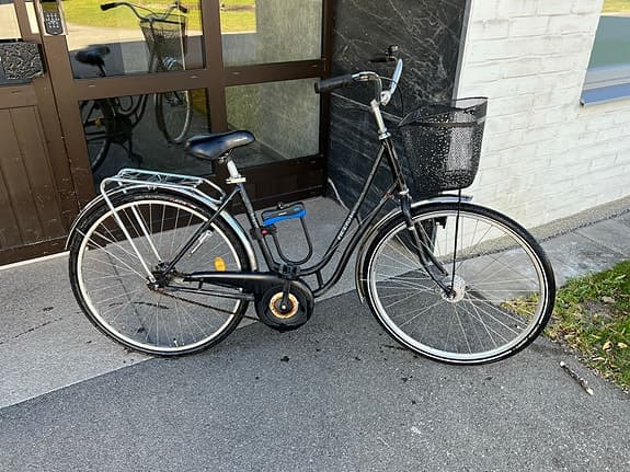 Cykel - Navdynamo, nyservad, nya slangar