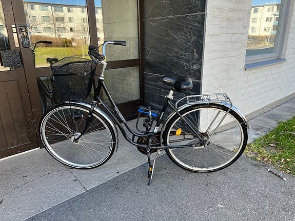 Cykel - Navdynamo, nyservad, nya slangar