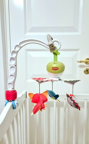 Tiny Love spjälsängsmobil med mjuka figurer flerfärgad