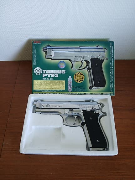 Airsoft pistol (CO2) – 0,5J – i låda