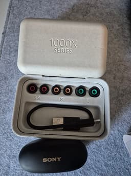 Sony WF-1000XM4 trådlösa in-ear hörlurar svart