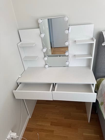 Skrivbord/smikbord med ljus