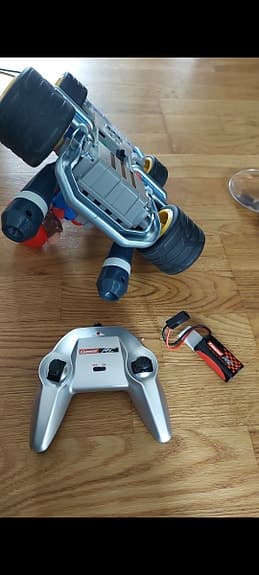 Super Mario radiostyrd bil med Mario-figur
