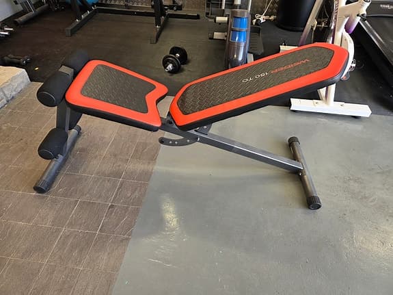 Gymutrustning set skivstång hantlar träningsbänkar crosstrainer