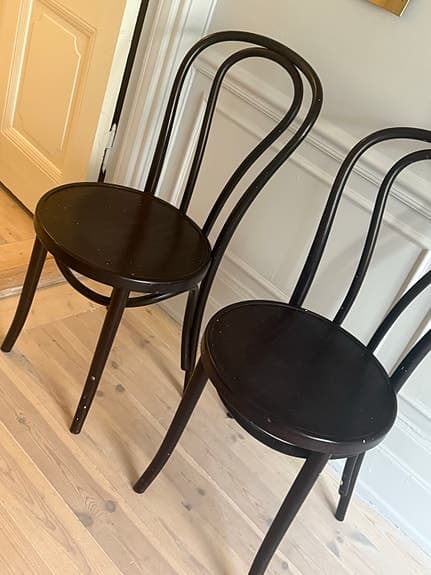 2 FAMGEG stolar mörk bets säljes som par
