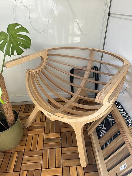 Trästol rund loungestol natur