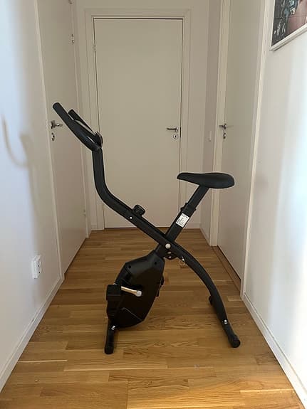 Yosemite motionscykel hopfällbar svart