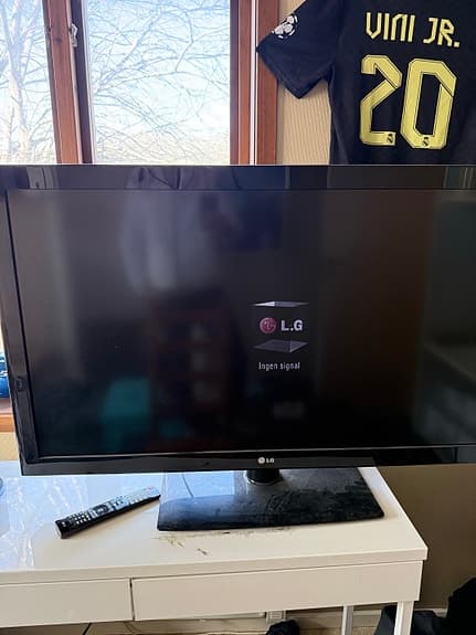 LG TV med fjärrkontroll