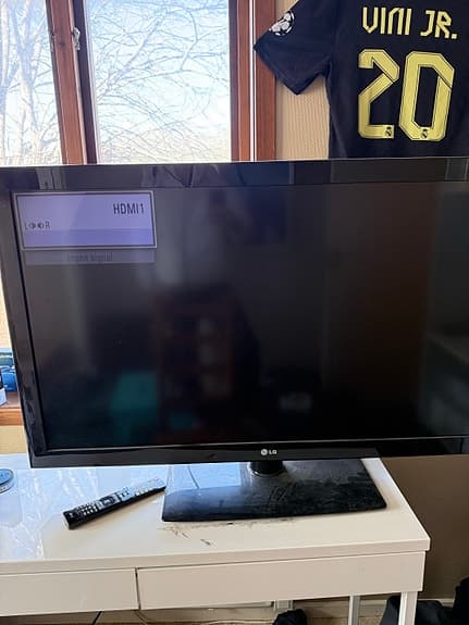 LG TV med fjärrkontroll