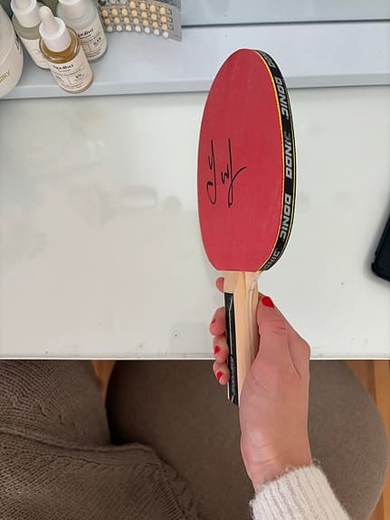 Bordteenisrack autograf av Jan-Ove waldner BUDGIVNING