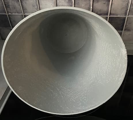 Kruka i grå plast