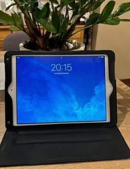 Ipad Air 16GB + keyboard + fodral