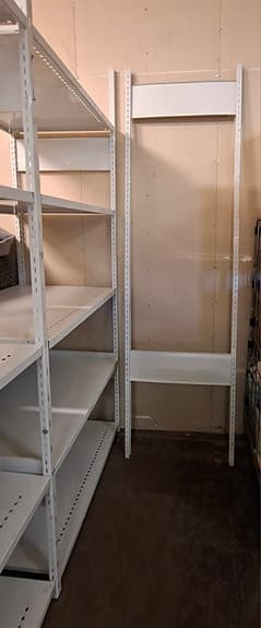 Rejäla lagerhyllor / förrådshyllor i metall