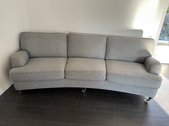 Howardsoffa med fotpall