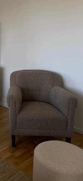 Stilren teddy fåtölj