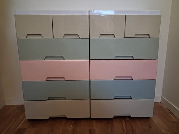 2 st helt nya plastbyråar