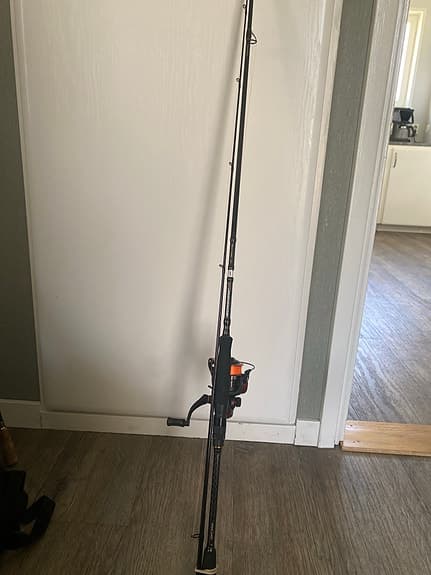 Savage Gear spö L/fast 10 g med haspelrulle