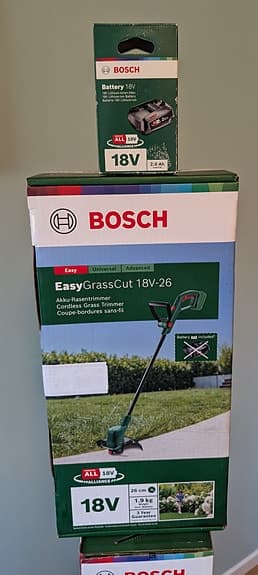 Bosch Häcksax och Grästrimmer, 2 st. 2,0 Ah batterier och laddare