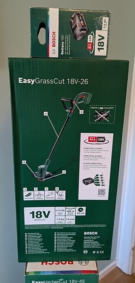 Bosch Häcksax och Grästrimmer, 2 st. 2,0 Ah batterier och laddare