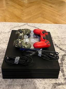 Playstation 4 Pro  1 TB CUH - 7216B