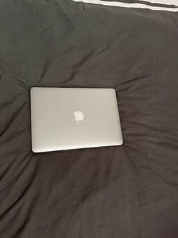 MacBook Pro 13” – i7, 16 GB RAM,