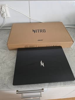 Acer Nitro V16 R7-260/16/1TB/RTX5070 16" bärbar dator