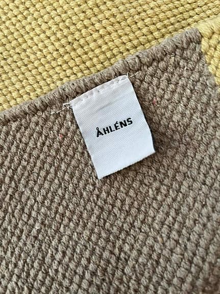 Åhléns Home matta randig gul/beige