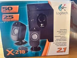 Logitech X-210 högtalarpaket 2.1 svart