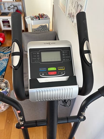 Titan Life C35 crosstrainer svart