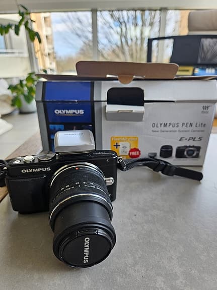Olympus PEN Lite E-PL5 + objektiv – komplett kit, fint skick