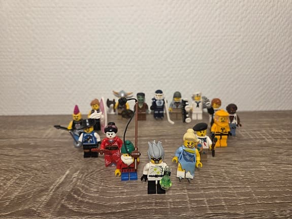Lego - Minifigurer - Serie 4