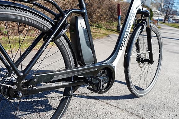 Yosemite elcykel med mittmotor
