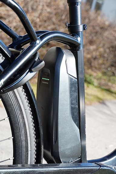 Yosemite elcykel med mittmotor