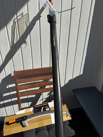 Teleskopskaft 4 m + grensåg (kurvsåg) Fiskars