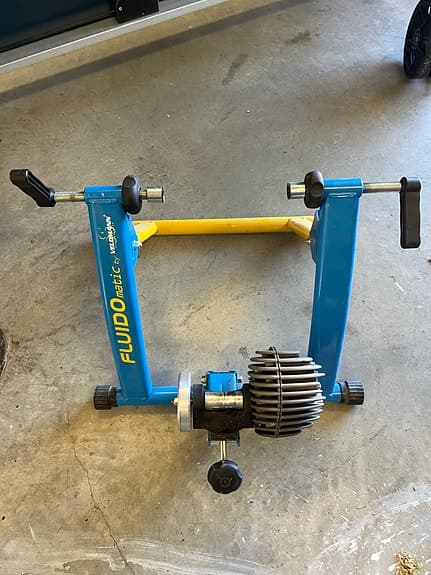 Fluidodatic cykeltrainer