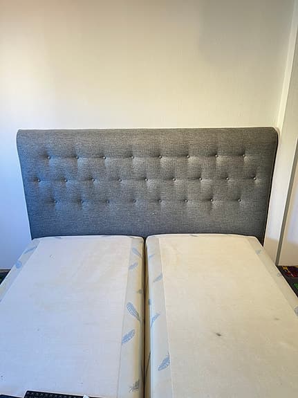 IKEA sänggavel grå textil